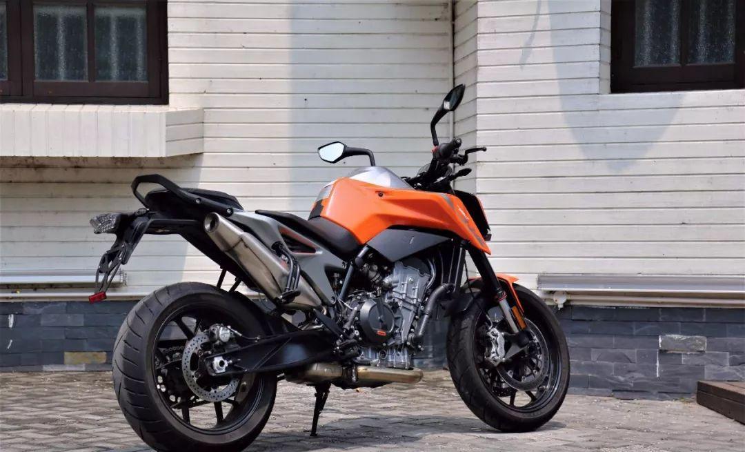 ktm双缸越野车,水冷8气门,对向四活塞 abs,马力105匹_搜狐汽车_搜狐网