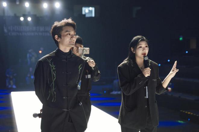 奕萱秀团队核心成员奕萱秀创始人奕萱老师2023年3月29日奕萱秀品牌