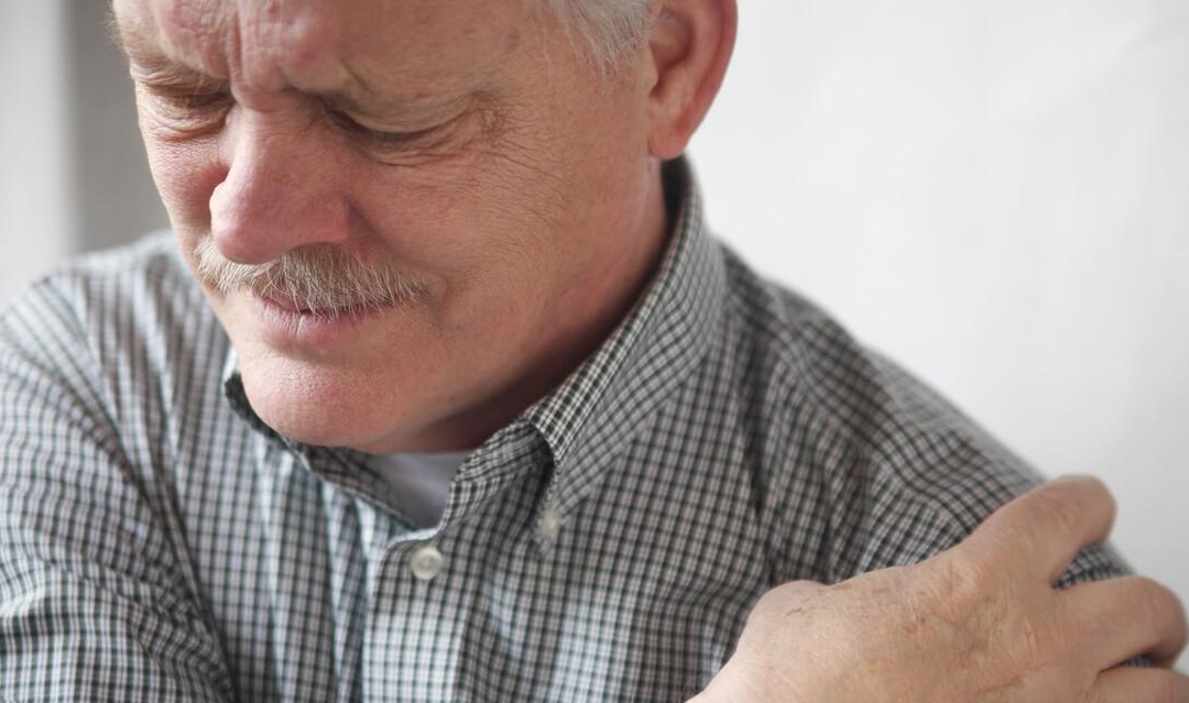 "手抬不起来"的症状,除了"五十肩",还应提防另一种高发恶疾_肌腱_治疗