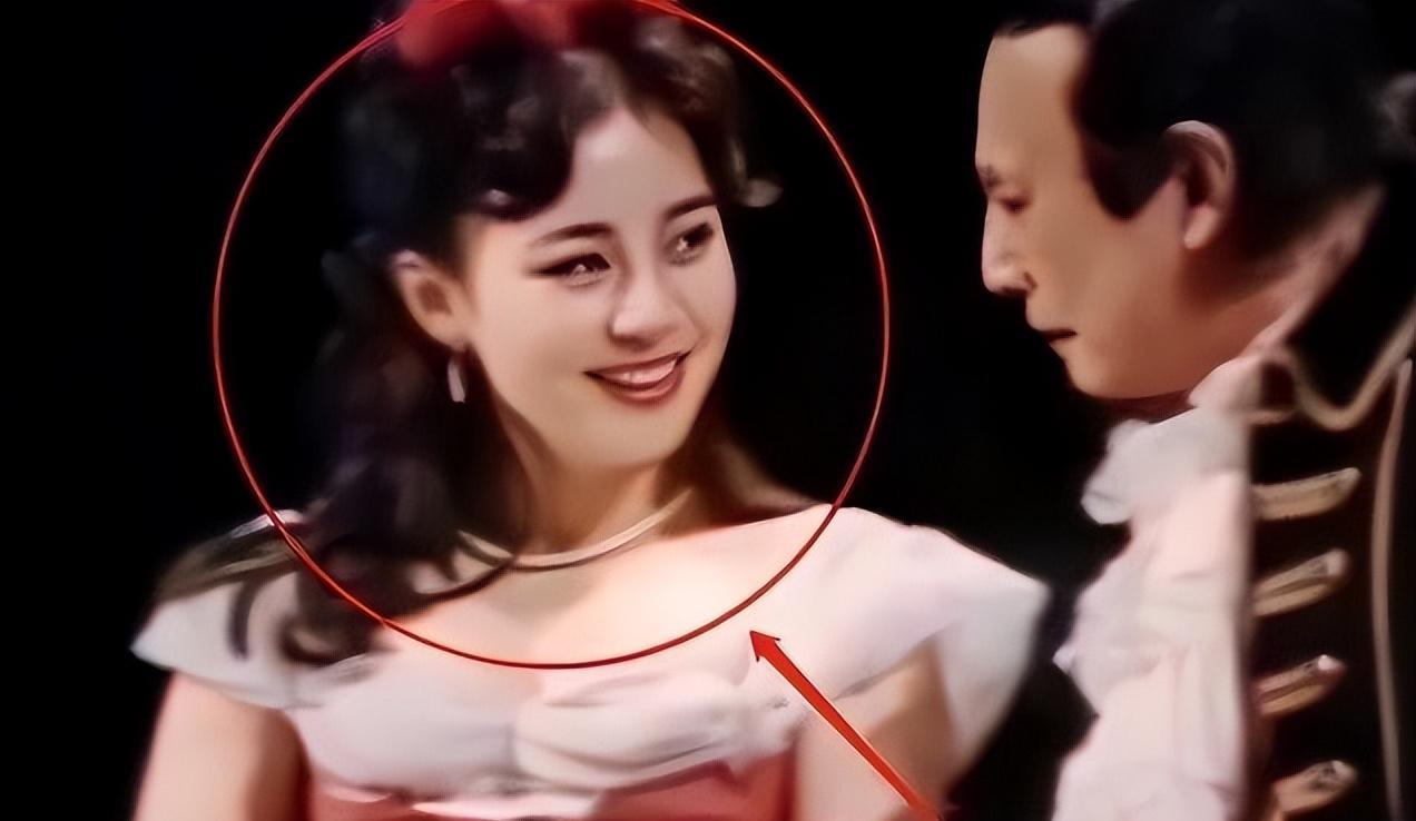 之后,宋丹丹主演的电影《月牙儿》,又在国际电影节拿下意大利银奖.