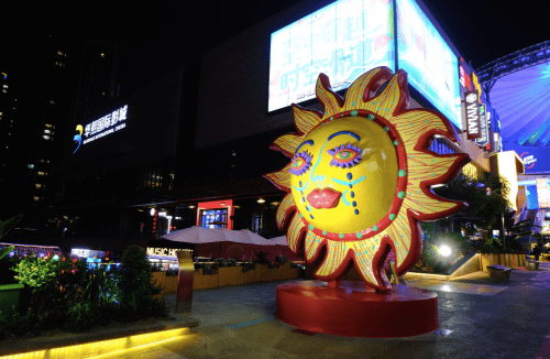 赵燕女士将艺术作品带入大型商圈,带领华熙live·528提升商圈吸引力