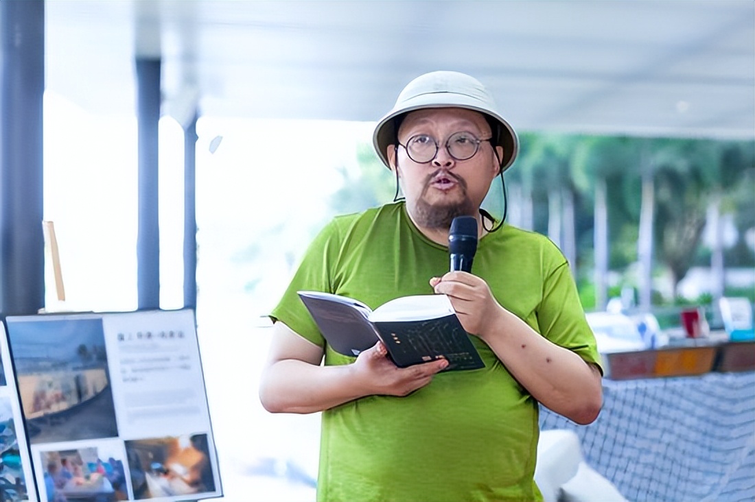 著名编剧史航被曝性骚扰,女孩亲述吻耳朵细节,不曝光是因为心疼_女生
