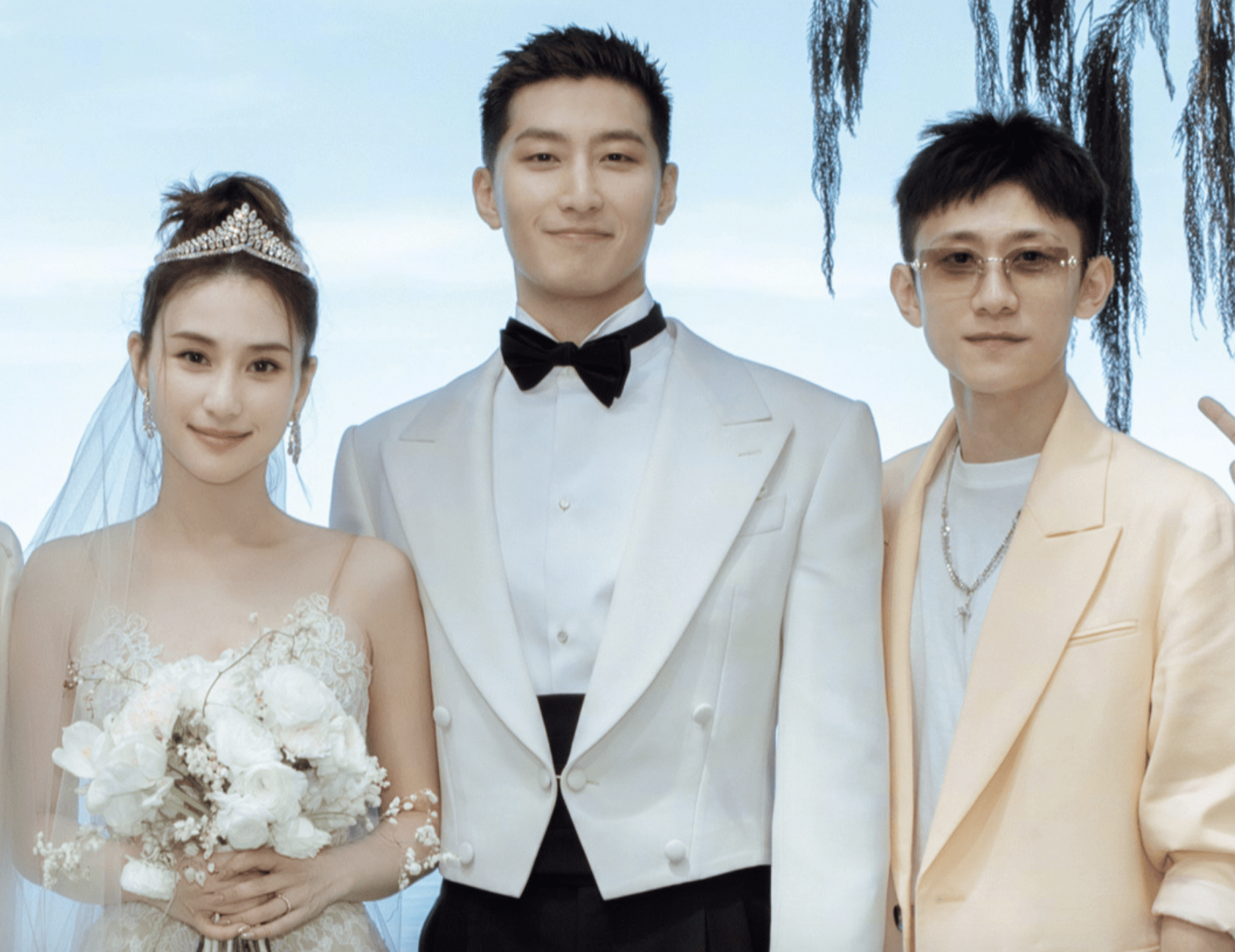 原创张一山参加窦骁何超莲婚礼,晒现场照并非伴郎,陈柏霖孙耀威也在