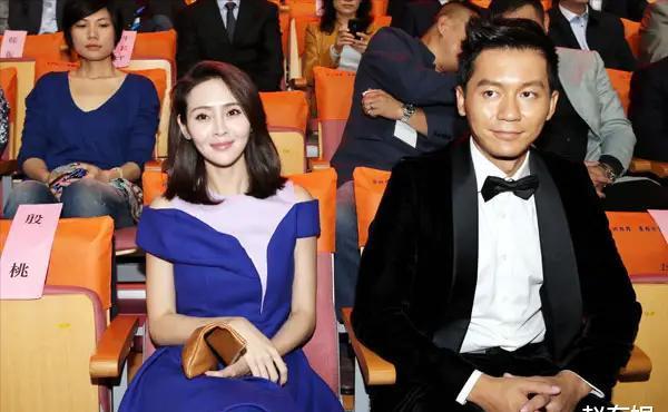 结婚之后,于明加减少了一些工作,生下了两个可爱的女孩.