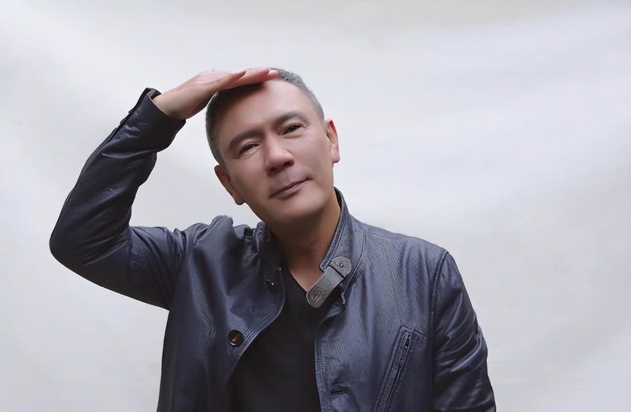 演员姚安濂:从活塞厂工人逆袭获得影帝,分手后与女儿相依为命_表演