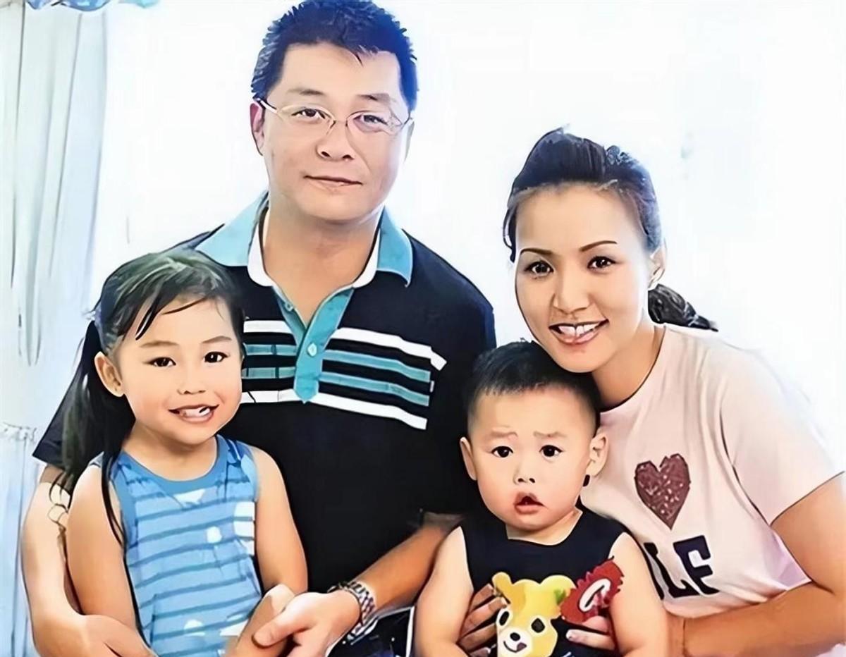 黎瑞恩:29岁为爱退圈嫁豪门,41岁净身出户,如今49岁独养俩娃_女孩