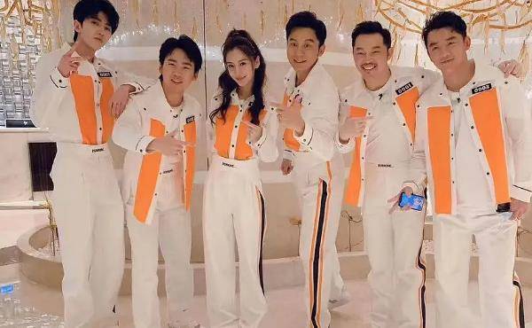 《跑男8》最新路透新人太抢眼,合照缺两位老成员,人员有变动?