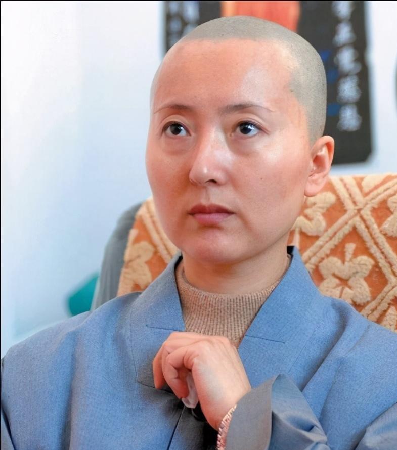 现在看来,或许林黛玉和陈晓旭注定是形影不离的一部分.