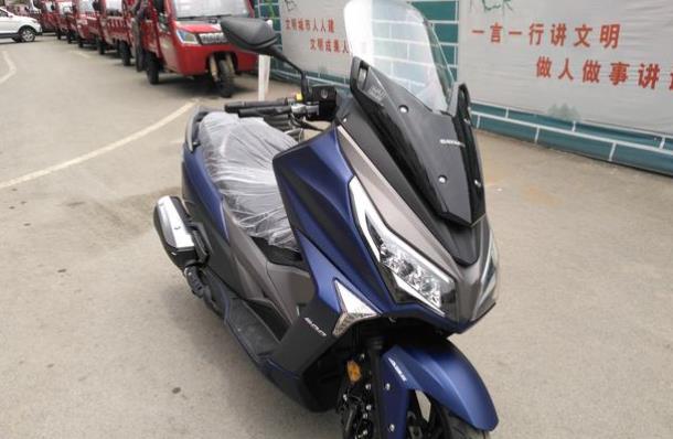 国产300cc巡航踏板车,外观帅气动力强,配博世abs,售26990元_搜狐汽车