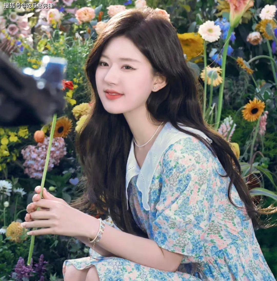 网友偶遇绿茶妹,露出来的皮肤密密麻麻有针眼,这是真的吗?_照片_项目_