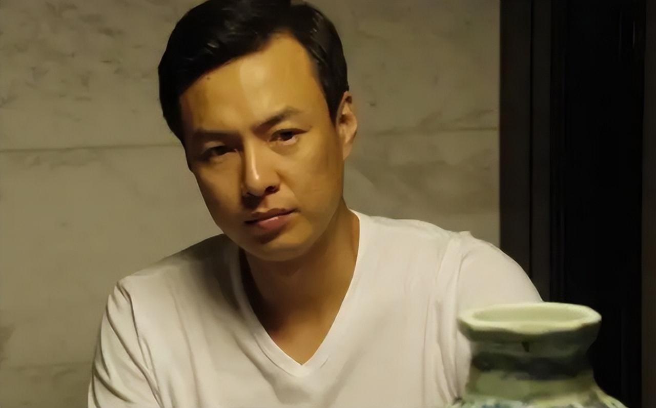 朱铁:与圈外女子结婚12年生一双儿女,用孝心托起晚年患病母亲_父母