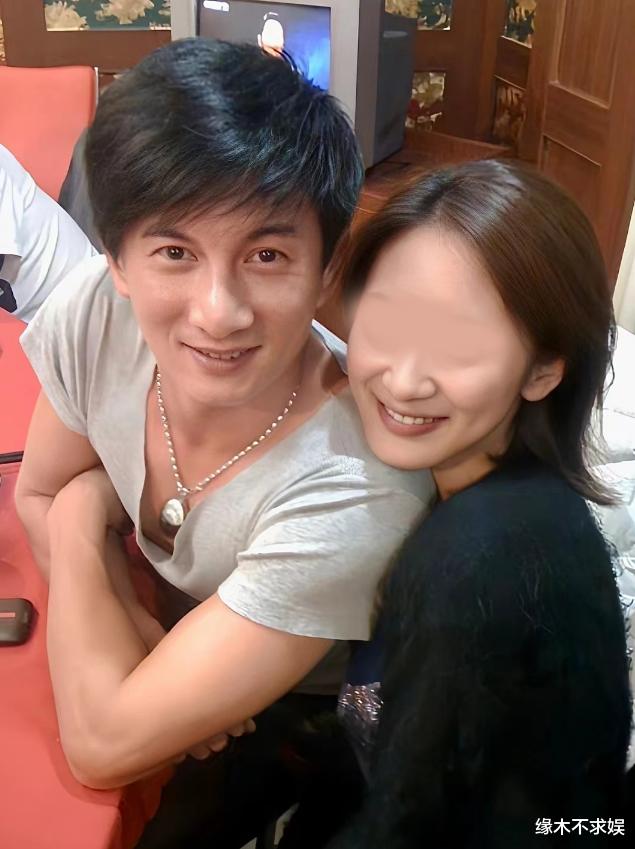 蔡少芬_张晋_事业