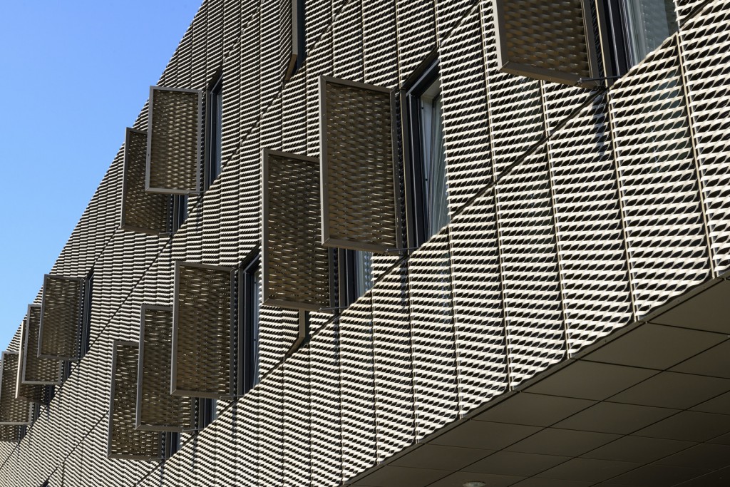 金属铝拉网幕墙天花:丰富设计风格的绝佳选择_材料_外观_材质