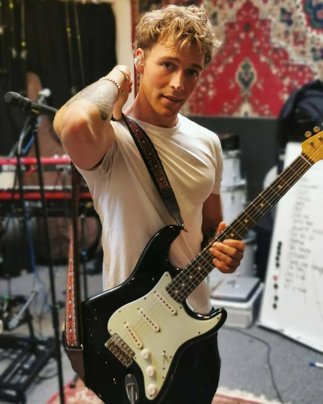 丹麦歌手 christopher 再次当爹了,第二个女儿出生_地区_亚洲_you