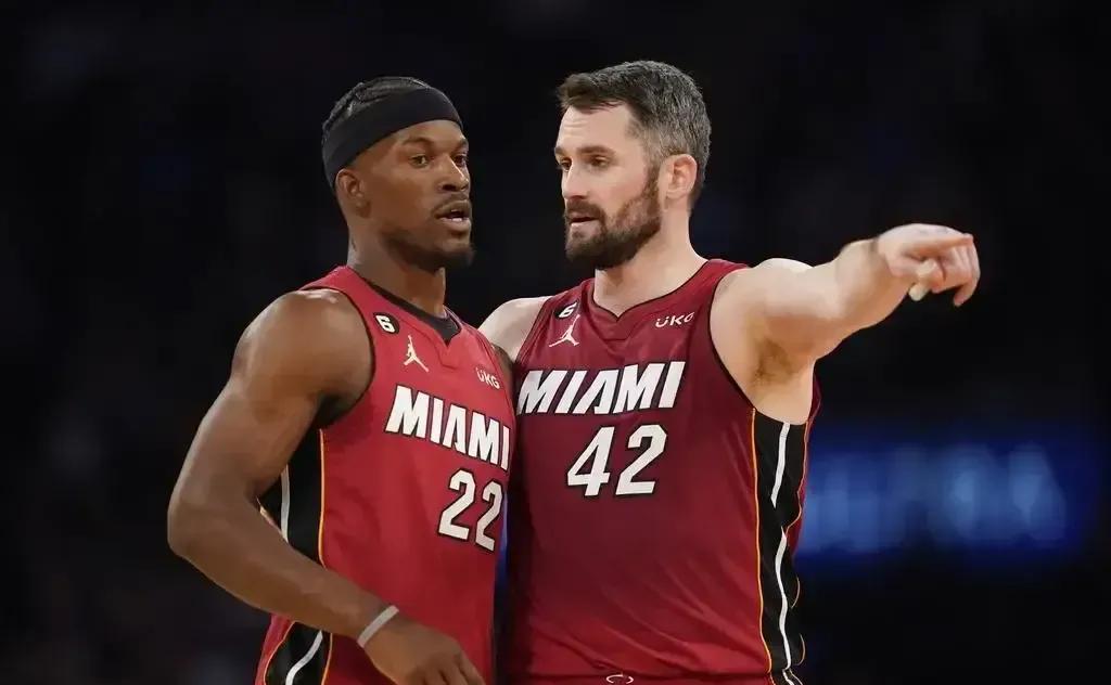 3分3次四分卫长传助球队8分领先打停对手,奠定胜局_尼克斯_巴特勒