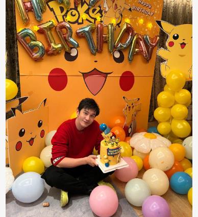 尹正称黄晓明是"偶像"并为其庆生,黄晓明却不帮尹正宣传新电影_微博