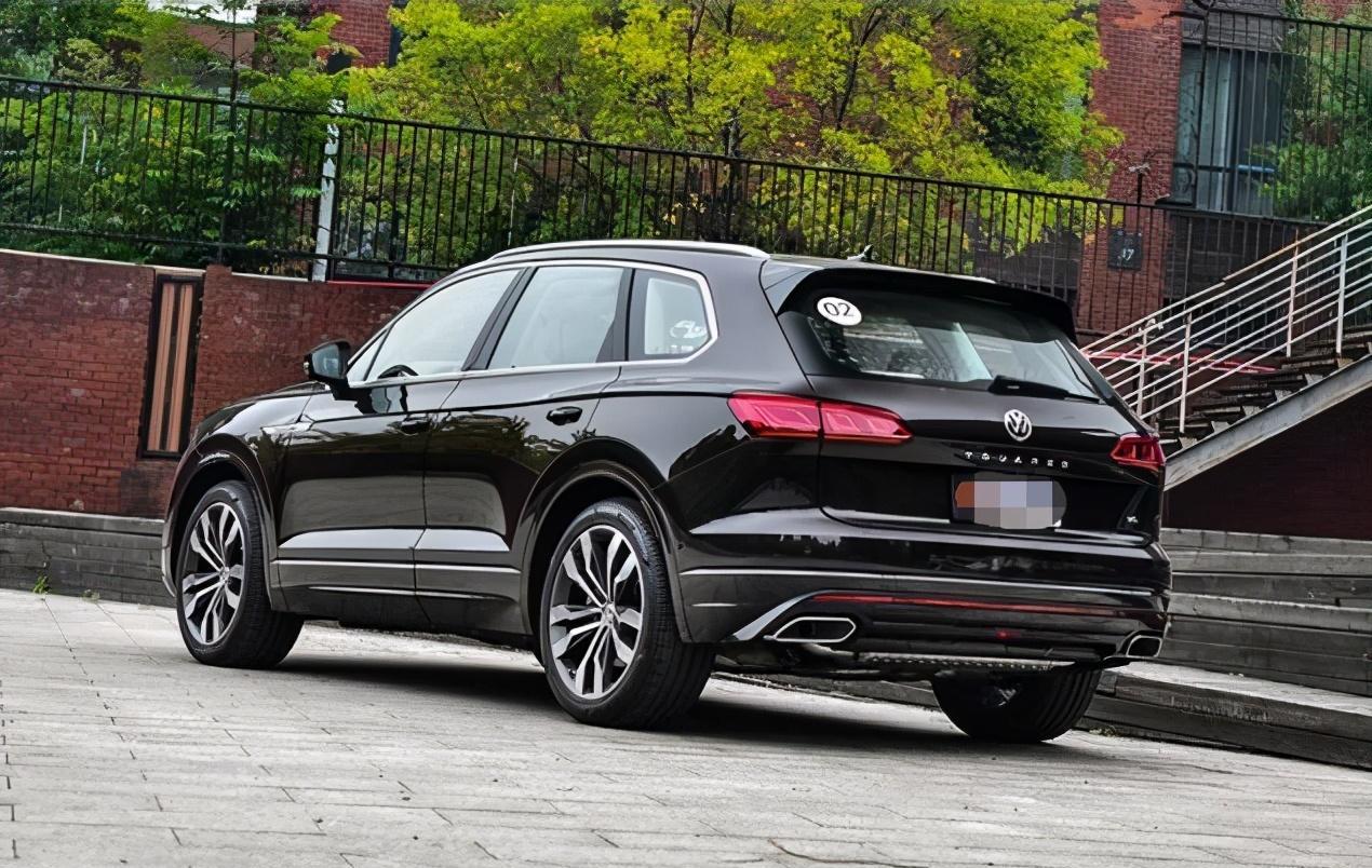 71万提了辆大众途锐,再开朋友的宝马x5,车主:对比差距明显