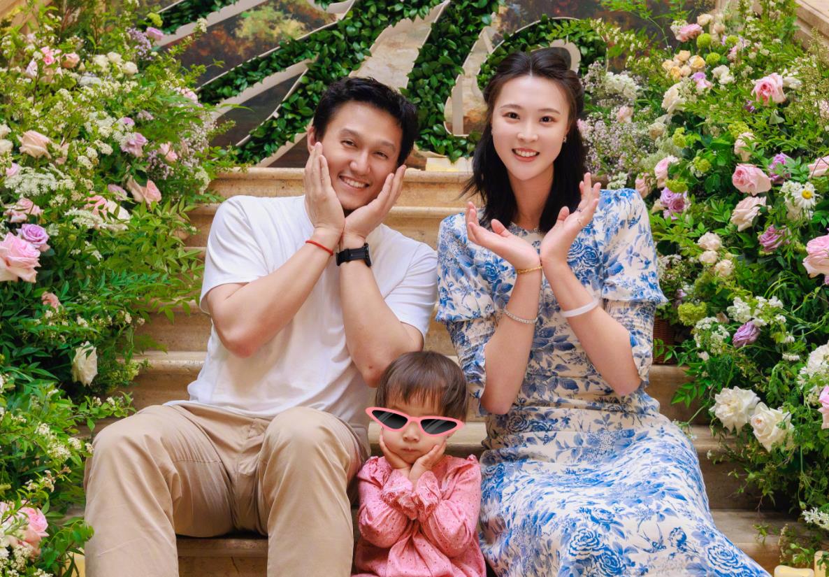 32岁惠若琪庆祝结婚5周年!