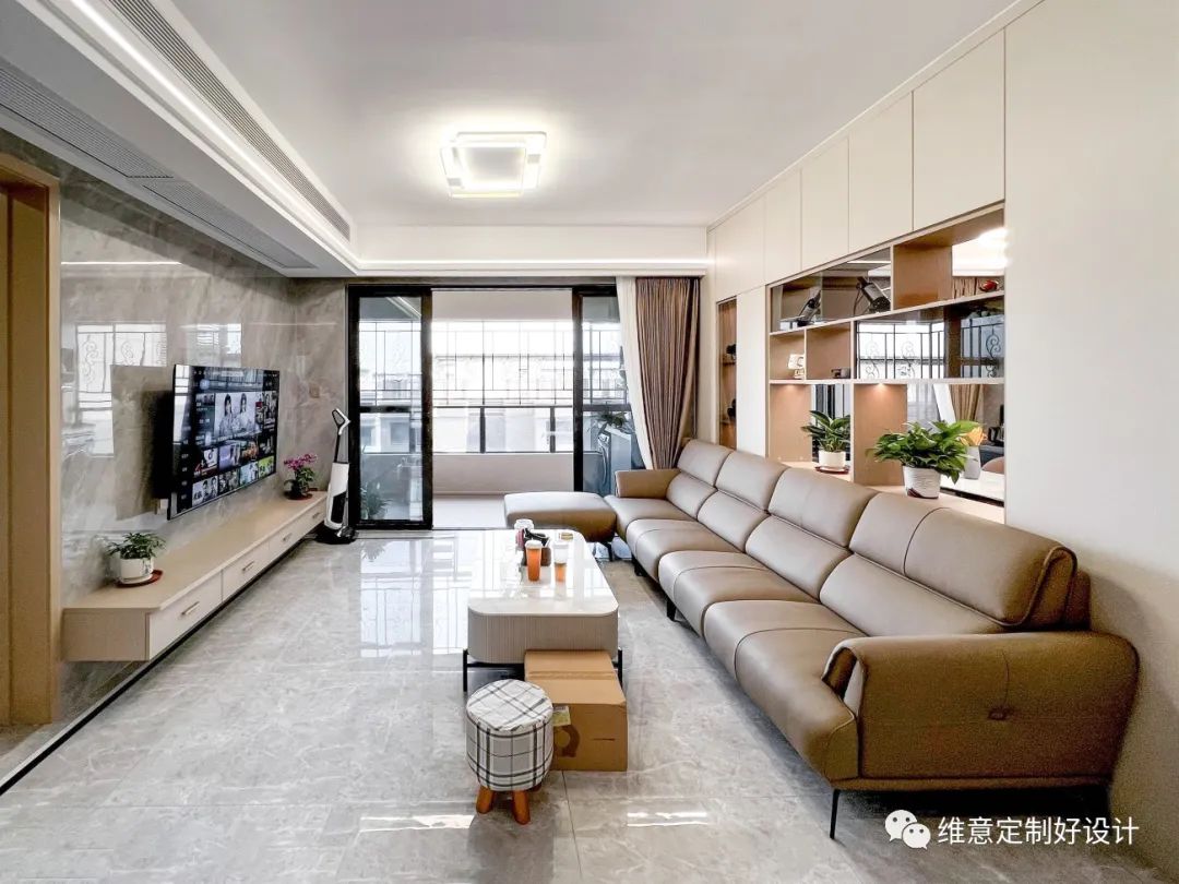 沙发不靠墙=没靠山?维意定制一个柜子巧破局_收纳_的设计_衣柜