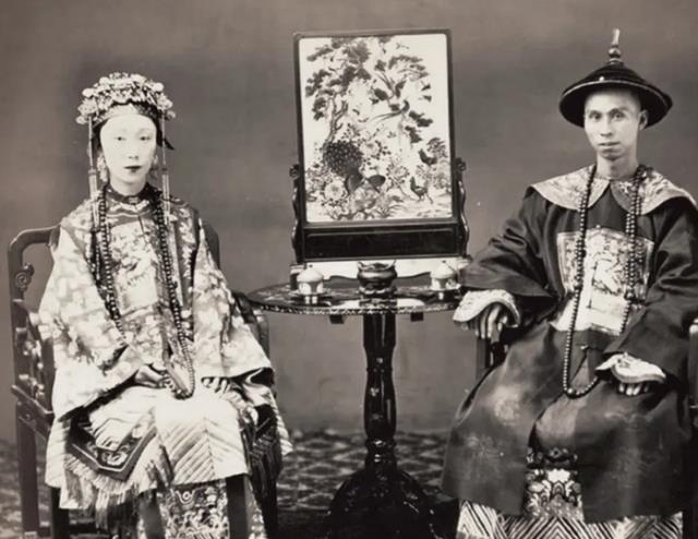 曾国藩成亲当天,新娘逃婚,媒人过意不去:我把闺女嫁给你_欧阳氏_欧阳