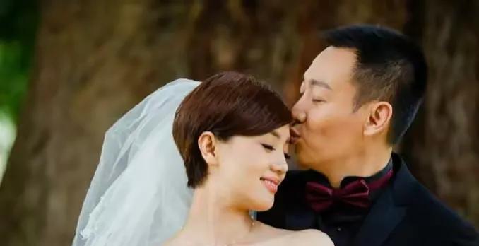 辛柏青一包洗衣粉虏获朱媛媛芳心:不只会演戏,更是"情场高手"_电视剧