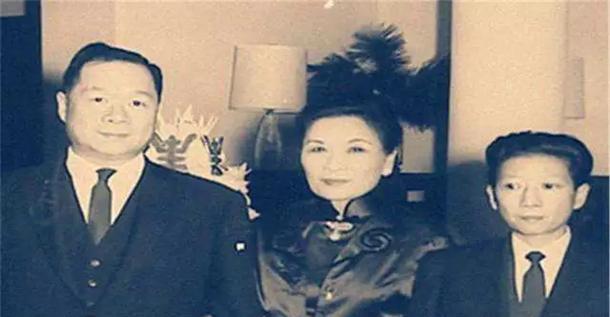 孔令伟也不爱读书,宋霭龄没有办法,只能托了关系,让她到国外去混了一