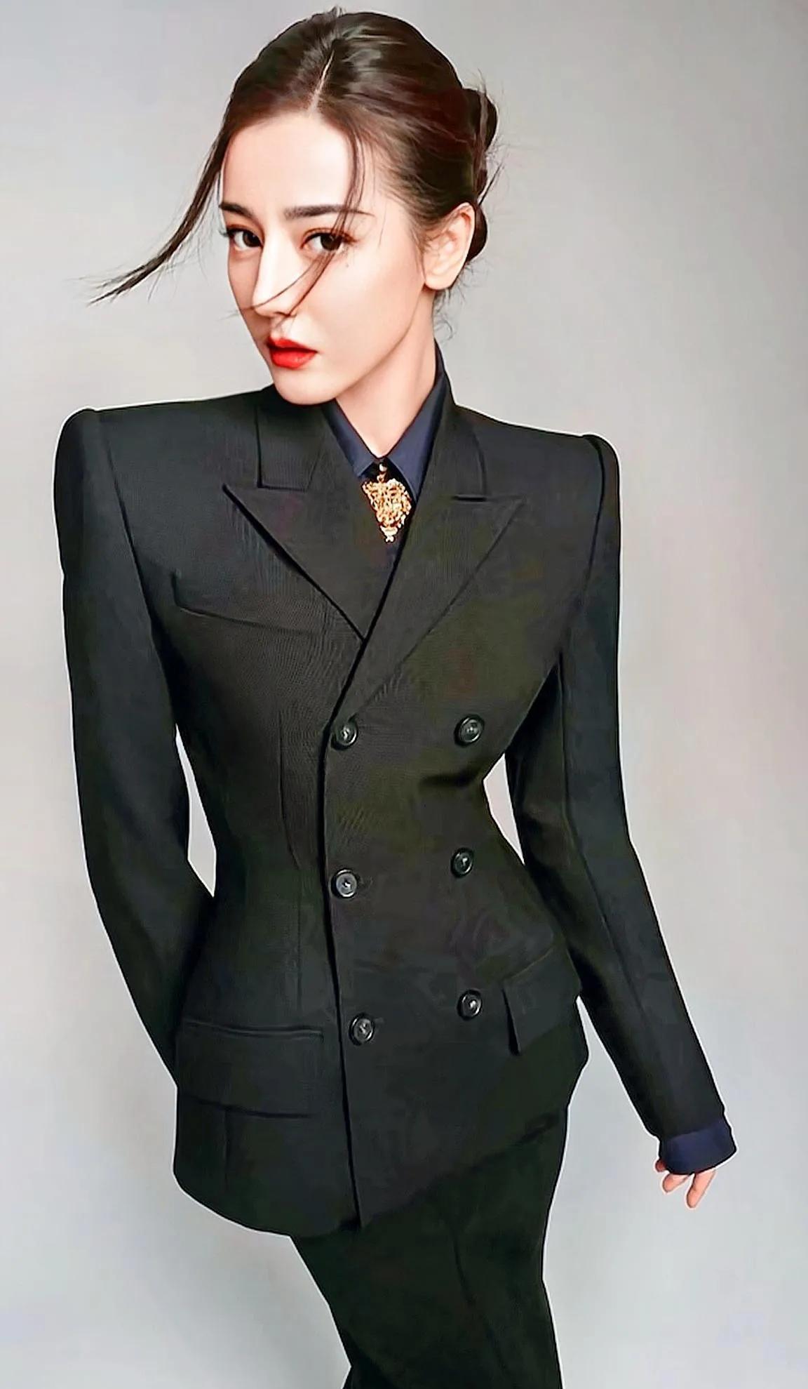 迪丽热巴的黑色西装_气质_专业_写真