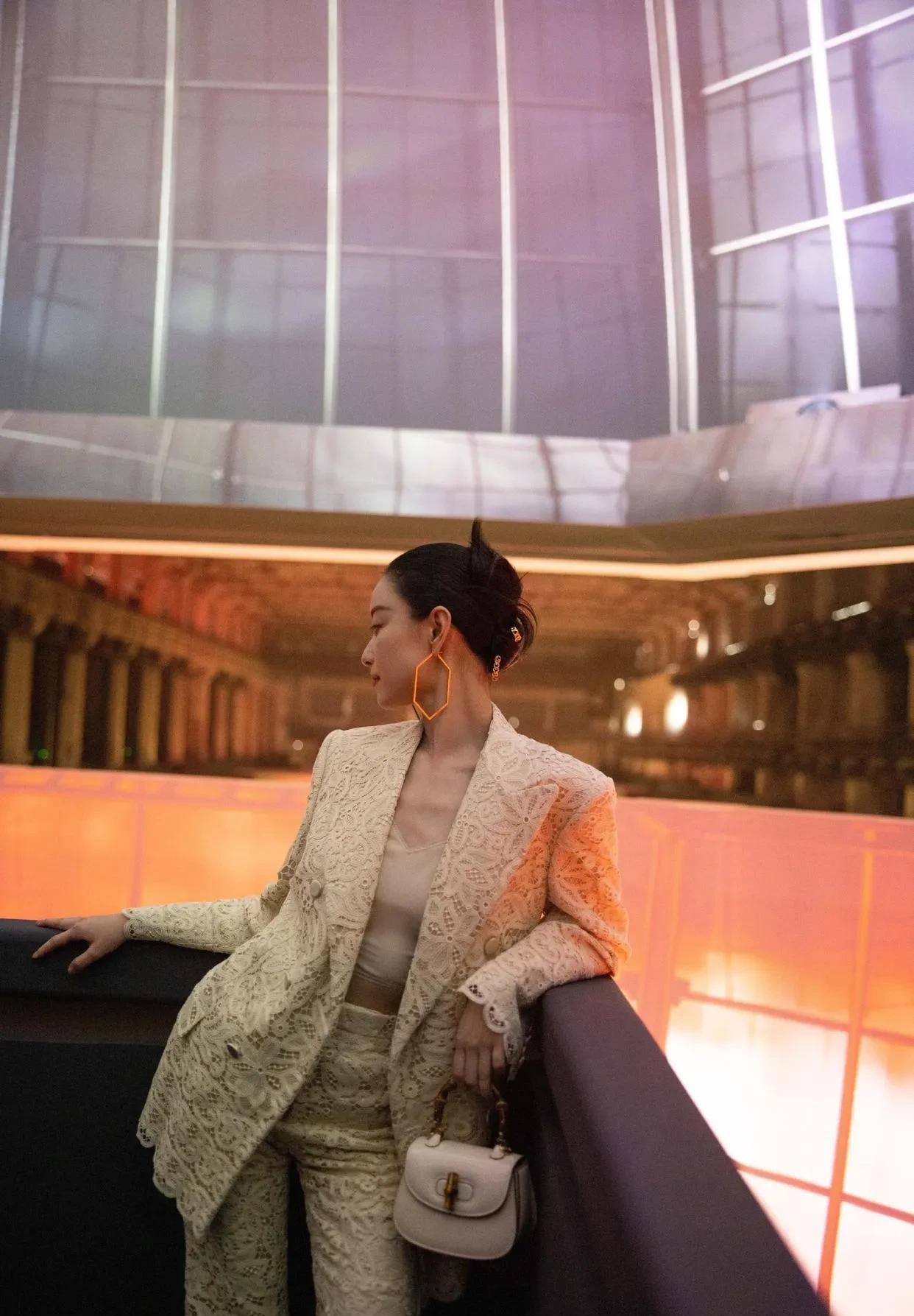 倪妮的好身材真是绝绝子_时尚_舒淇_白色