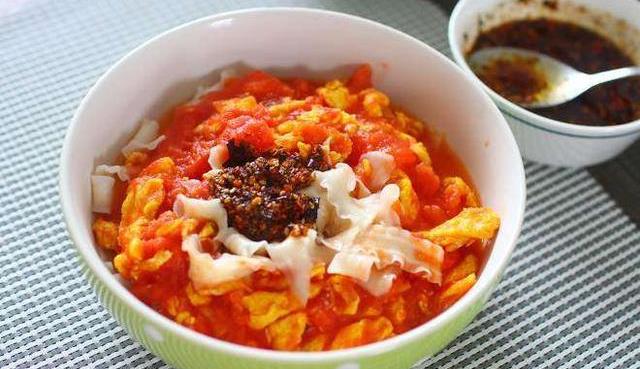 番茄鸡蛋刀削面的教程,简单易学_辣子_时候_味道