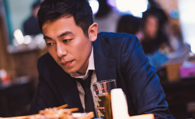 才过了3年,那个当众嘲讽郭麒麟的朱亚文,就因"狂妄"付出了代价