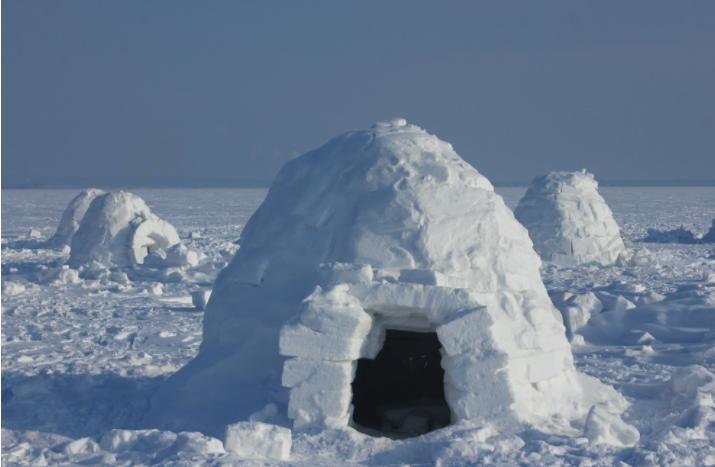 北極這麼冷,為何因紐特人在雪屋裡睡覺不穿衣服?他們不怕凍嗎?