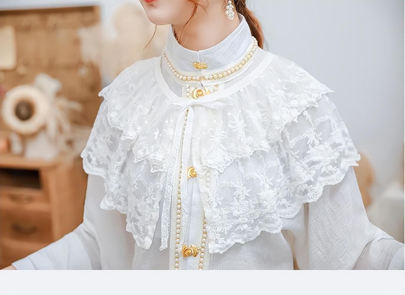 云肩元素在现代服饰中有哪些体现?在未来服装业具有怎样的挑战?