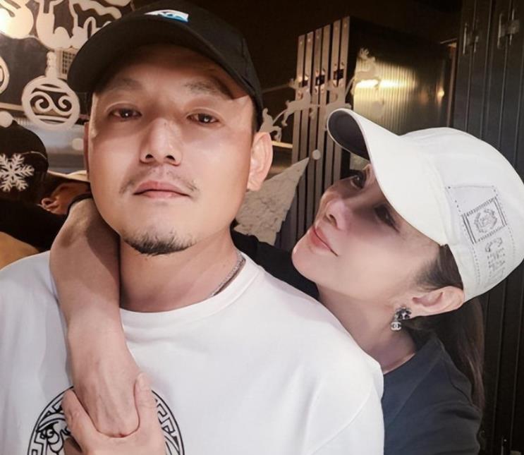 富婆陈美凤:被白眼狼徐福庆抛弃,67岁不婚不育,我有固定伴侣_父母