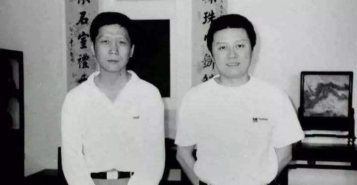 原创            姜文跟王朔的合照，姜文还是那个姜文，王朔已不是当年那个王朔-叶京王朔郑晓龙
