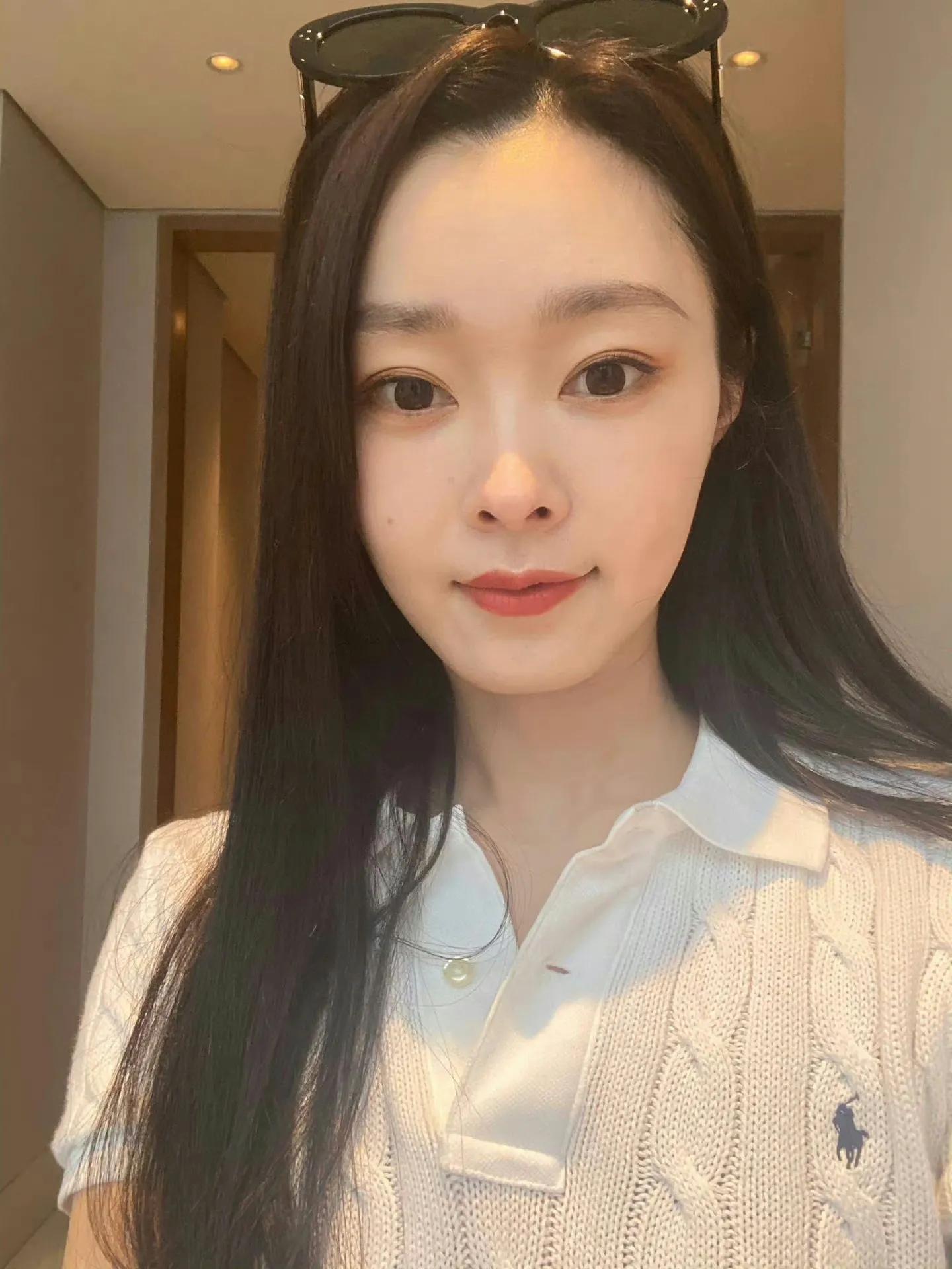 宋轶积极营业中,网球风穿搭真乖,自拍水平还得多练习_女子_时尚_小白