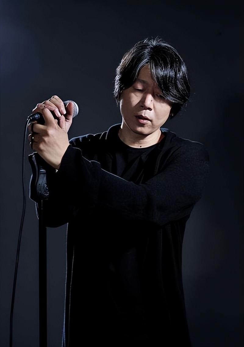 看看窦唯,老狼的现状,才发现周晓鸥已经走上了另一条"大道"_摇滚乐队