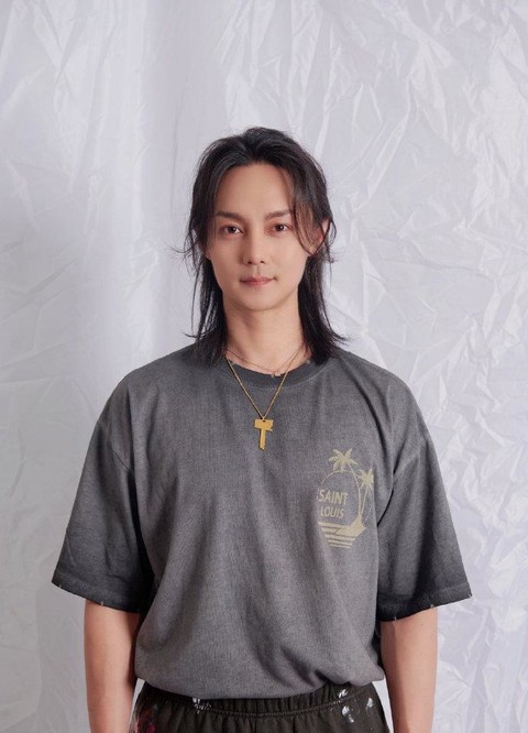 尹正陈都灵同回小区,两人情侣装酒店过夜疑似恋爱_作品_生活_工作