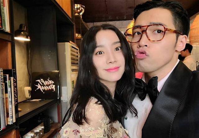 拥有超高人气的组合exo的金钟大chen,今年传出结婚消息,并与女朋友