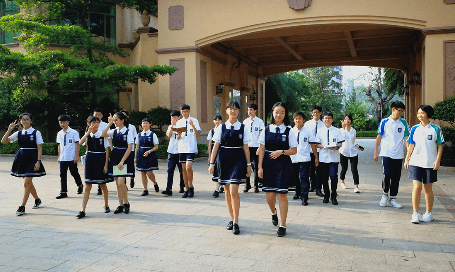 双语学校收费标准走红:学费贵也罢,校服和餐费更是亮点,读不起_家长