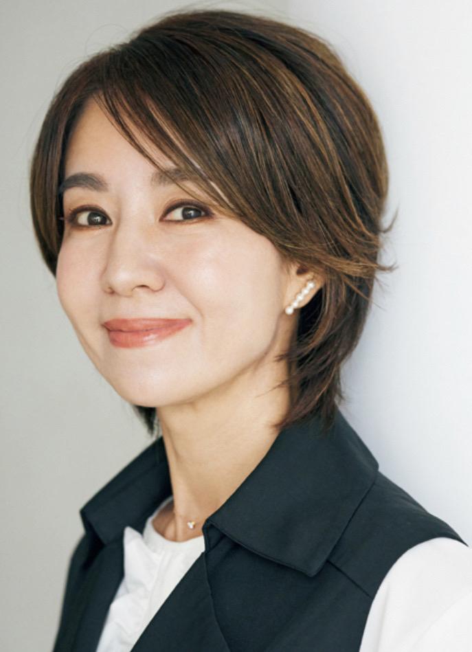 学会根据脸型选择头发长度,也是很新的的选发步骤,面部线条比较硬朗