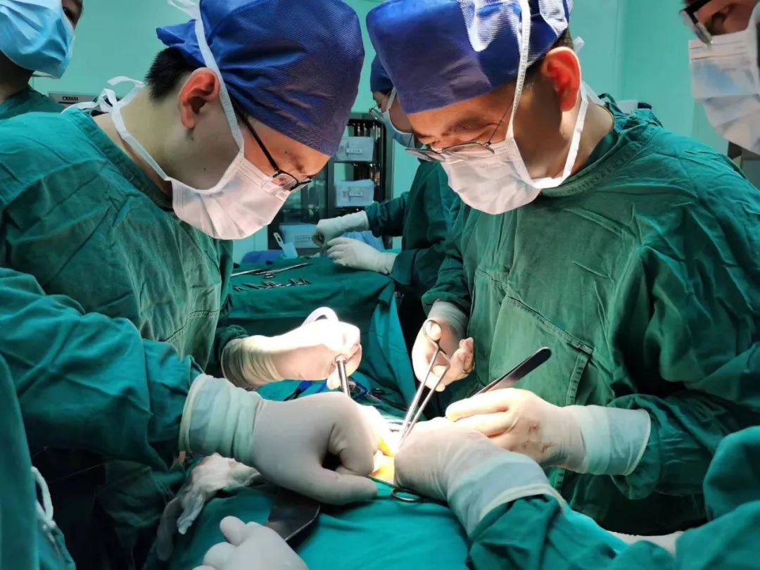 曲乐丰教授主持创建的海军军医大学第二附属医院取得重大成果_血管