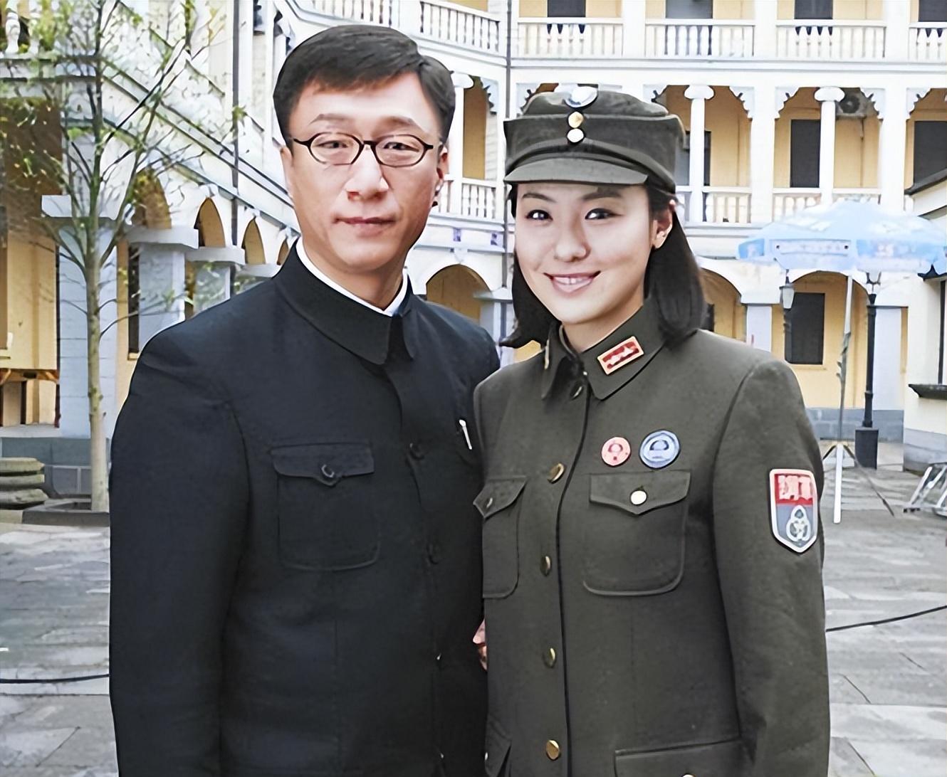 沈傲君饰演的左蓝,是《潜伏》里余则成永远的白月光,也是我们心里久久