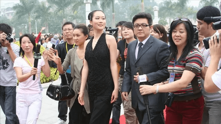 老戏骨姚刚:和温峥嵘分道扬镳后,她和初恋结婚,他则至今未婚_孙楠