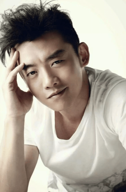 37岁的郑恺,终究为自己的"潇洒成性"付出了代价_程晓玥_话题_网友