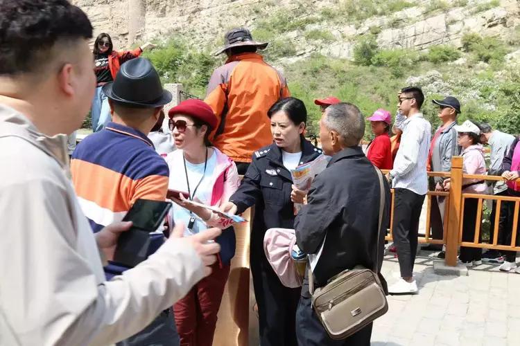 浑源县公安局:禁毒宣传进景区,健康无毒伴你行_游客_毒品_活动