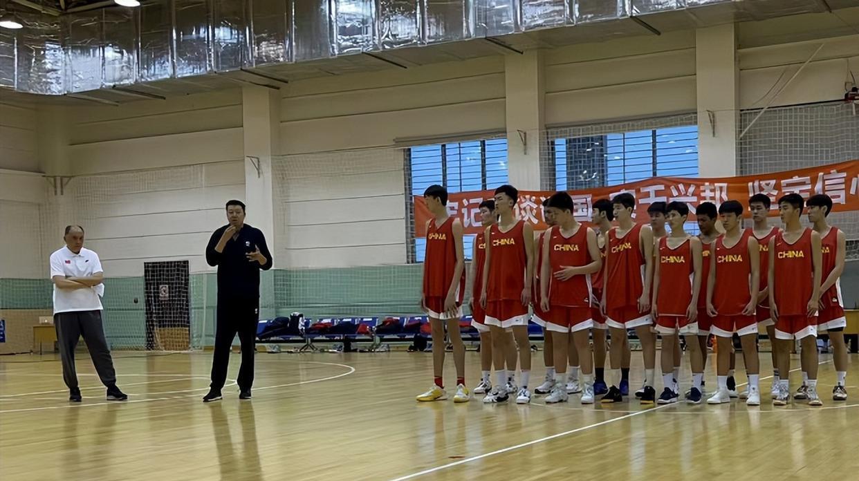 张劲松和刘玉东都收到邀请,王治郅正式回归.