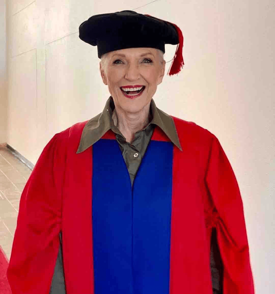 maye musk获营养学荣誉博士,以卓越研究贡献,续写传奇女性故事_梅耶