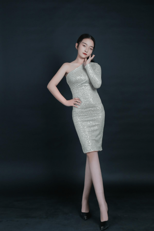 模特贾丹丹:演艺新秀签约新突破_舞蹈_平面_工作