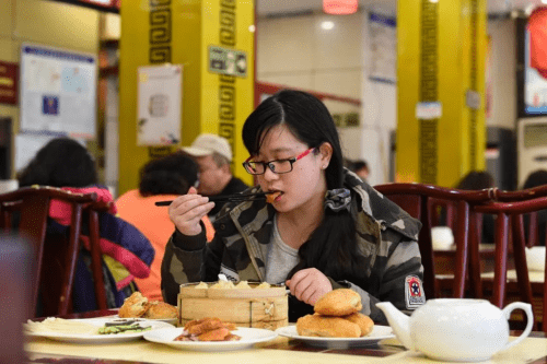 相约安徽·向春而行 | 庐州烤鸭:历久弥香的"庐州味"_刘光霞_阮映