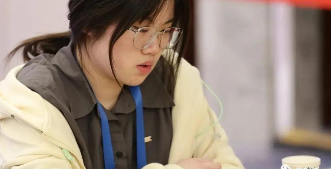 争夺激烈,王天一等4人同分,第八届高港杯开战_比赛_郑宇航_孙一扬